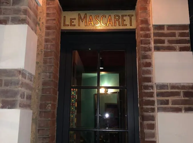 Centre Et Le Mascaret *