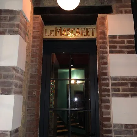 Centre Et Le Mascaret *